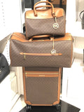 Set de Viaje Michael Kors 3 en 1 Original – Valija + Bolso XL + Cartera